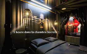 Love Hotel Avec Nuit Insolite Au Dandy Et Jacuzzi Privatise (Adults Only) Parigi Exterior photo